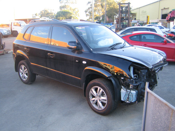 Hyundai Tucson (City) 2.0i -M- Black. Make wrecking - New Model Wreckers