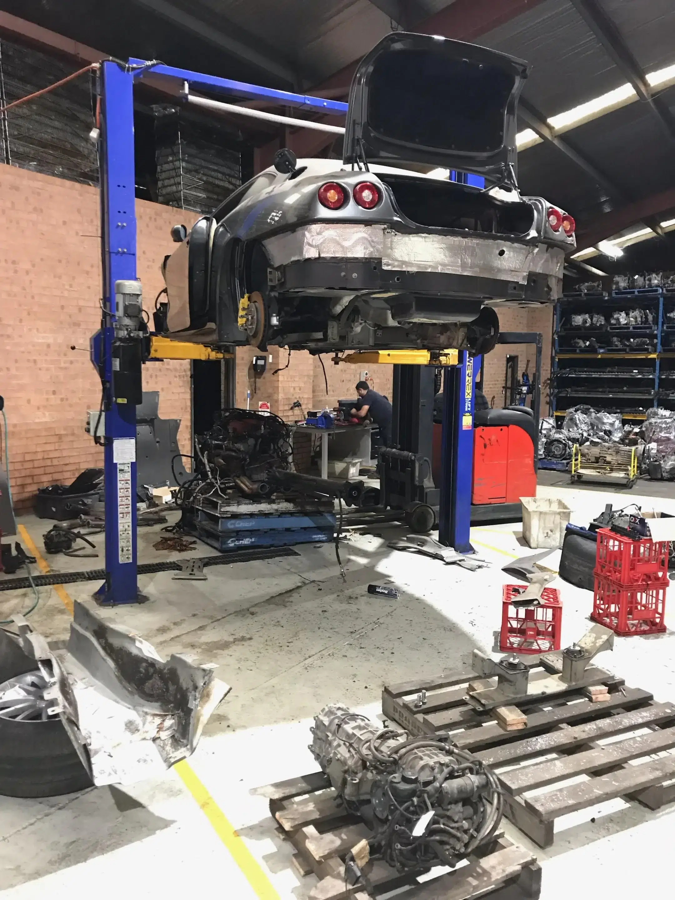 Ferrari 612 Scaglietti wrecker - body and engine parts Ferrari 612 Scaglietti wrecker - body and engine parts