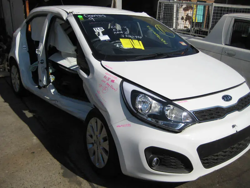 Kia Rio Rust Wrecking Kia Rio IV 5DR HB 1.6i -SA- White for auto parts | New Model ...
