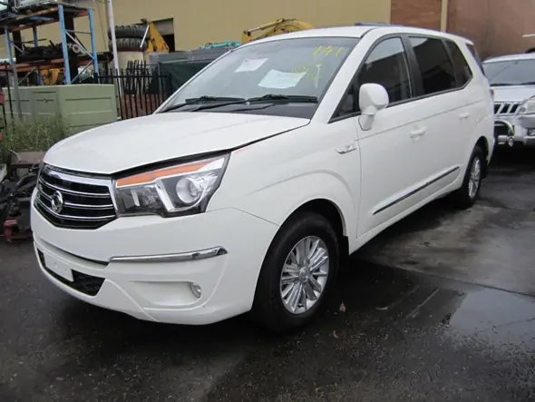 SsangYong Stavic (Late) 2.0DT -M- White. Stavic used parts | New Model ...